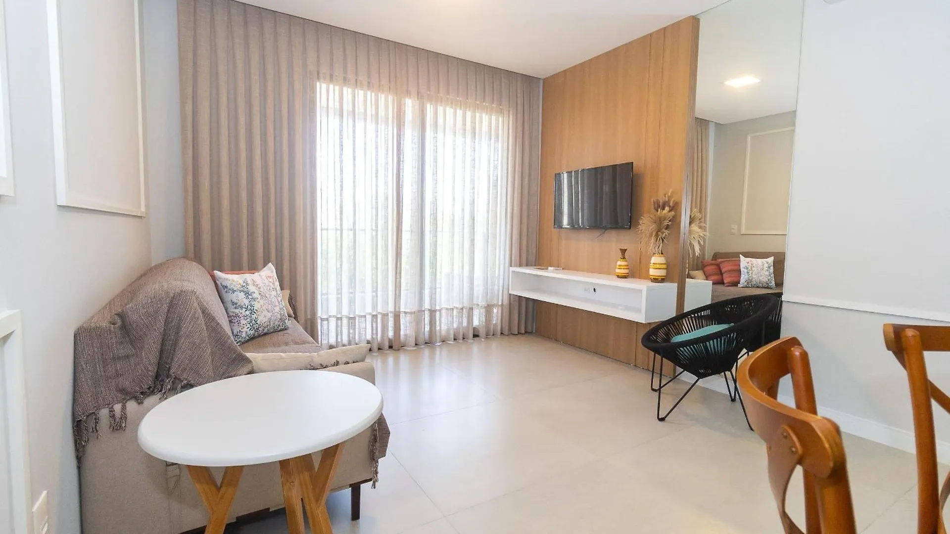 223F - Belissimo Apartamento Em Canto Grande Bombinhas Apartment