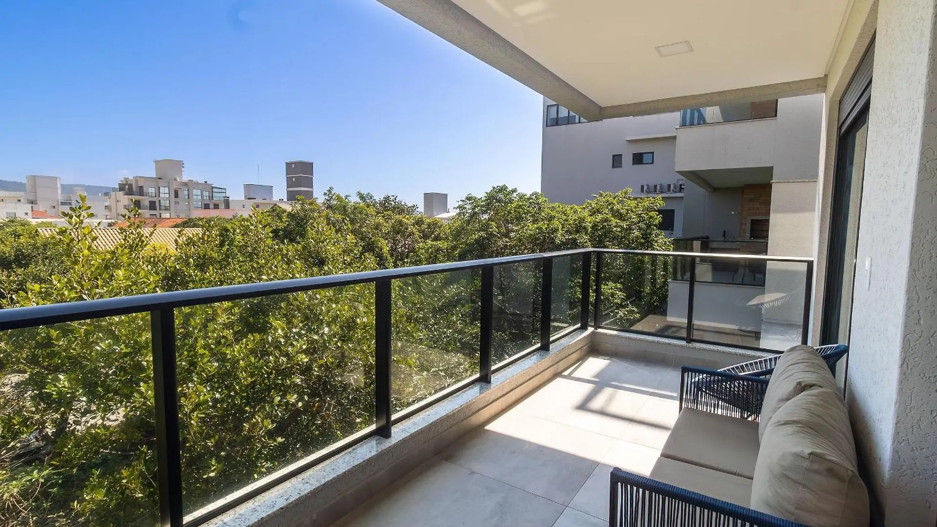 223F - Belissimo Apartamento Em Canto Grande Bombinhas